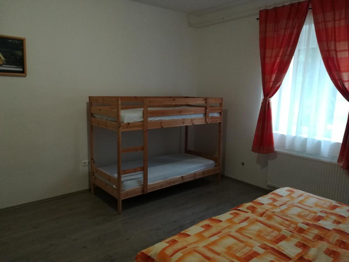 Suemegi Levendula Apartmanok Exterior photo